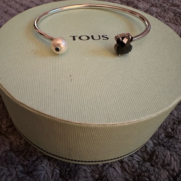 Tous bracelet with a freshwater pearl and onix. Sterling Silver& adjustable. - Picture 2 of 3